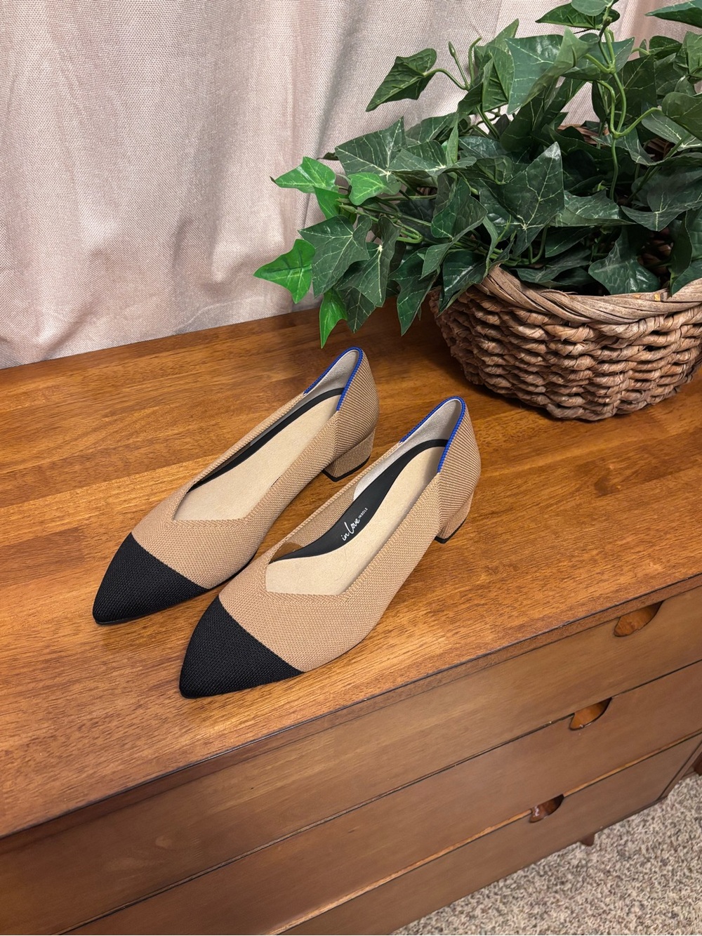 NEW Rothy’s The High Point Low Heel Captoe flat